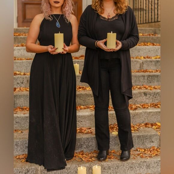 Black full length goth flowy backless maxi dress - Picture 4 of 13